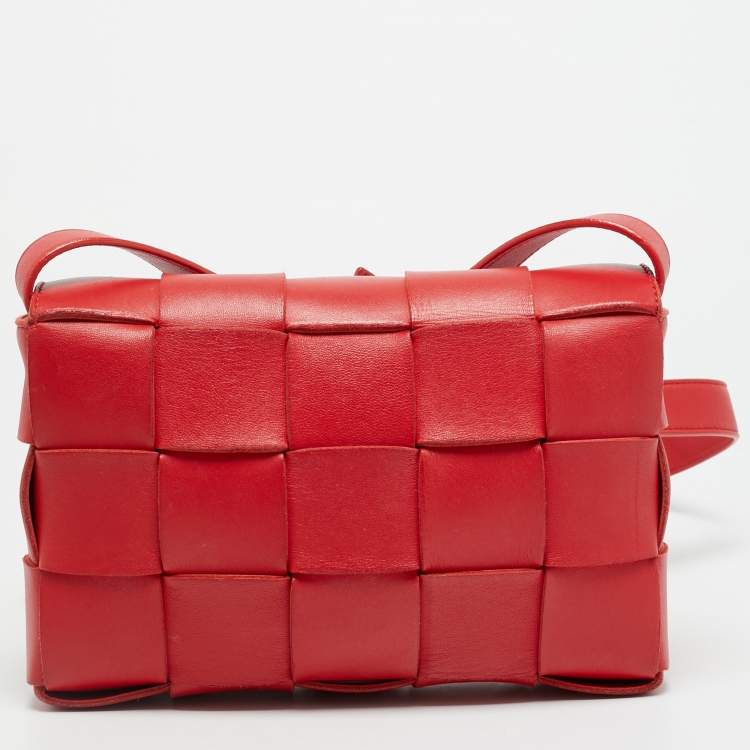 Pre Owned Bottega Veneta Cassette Medium Red Intrecciato Leather Shoulder Bag