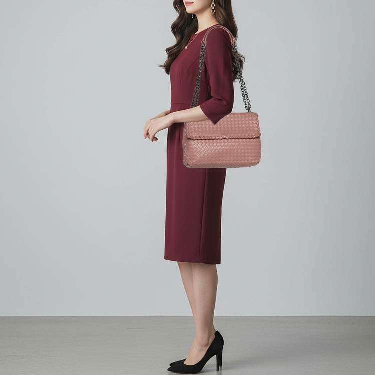 Pre Owned Bottega Veneta Olimpia Medium Pink Intrecciato Leather Shoulder Bag
