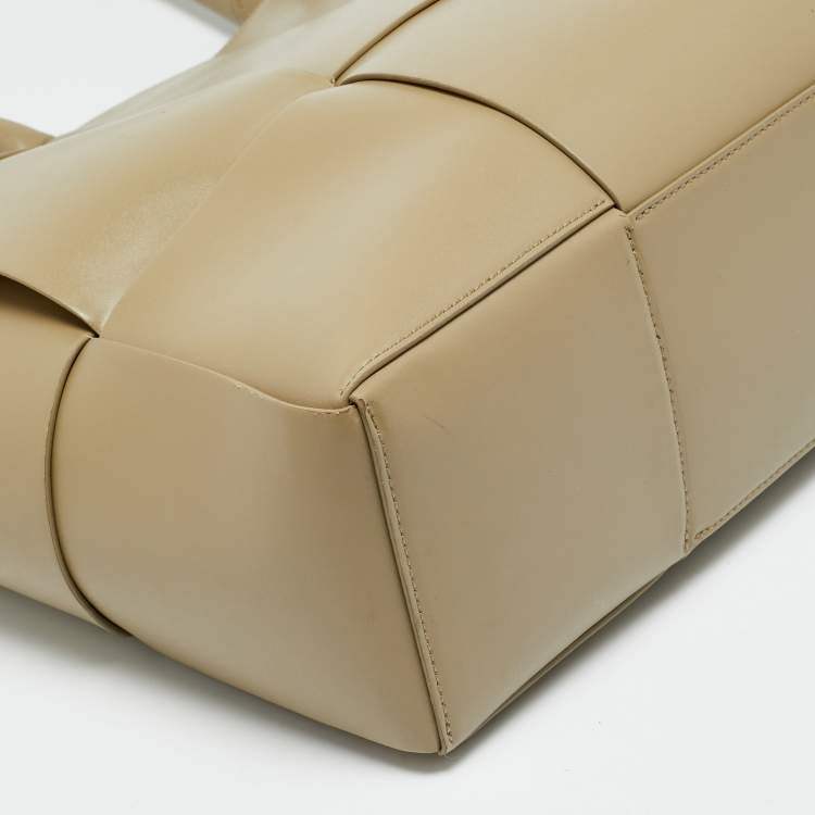 مملوكة مسبقًا حقيبة بوتيغا فينيتا أركو كبيرة جلد إنتريتشو بيج