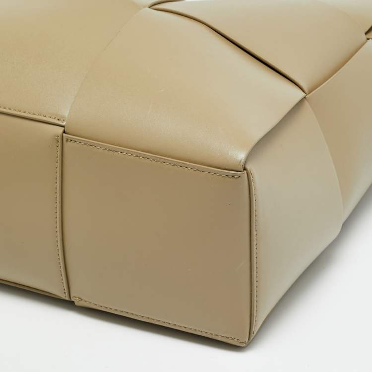 مملوكة مسبقًا حقيبة بوتيغا فينيتا أركو كبيرة جلد إنتريتشو بيج