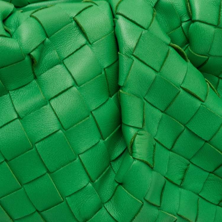 Pre Owned Bottega Veneta The Pouch Green Intrecciato Leather Clutch