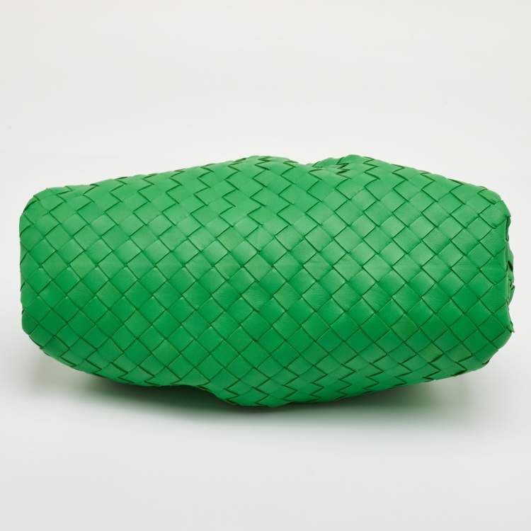 Pre Owned Bottega Veneta The Pouch Green Intrecciato Leather Clutch