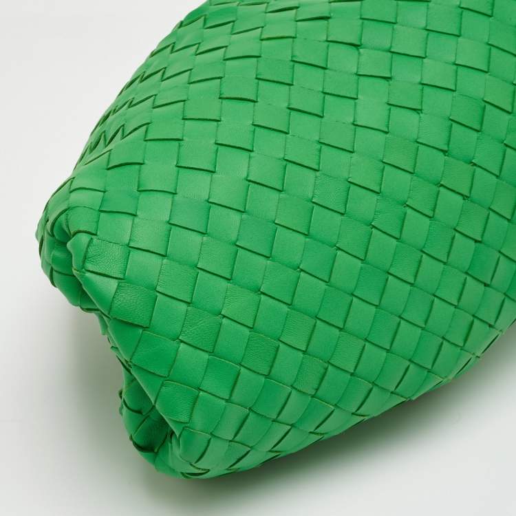 Pre Owned Bottega Veneta The Pouch Green Intrecciato Leather Clutch