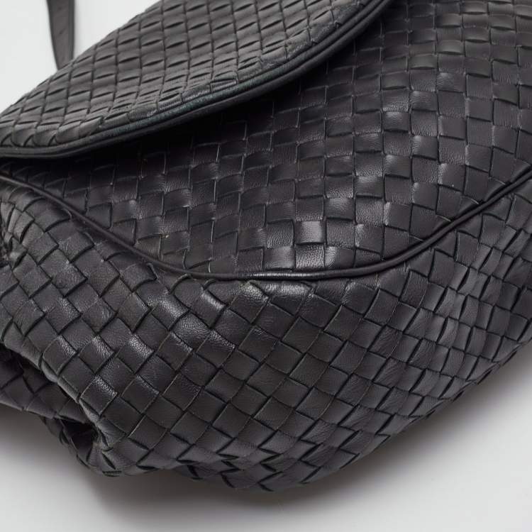 Pre Owned Bottega Veneta Intrecciato Black Leather Drawstring Flap Crossbody Bag