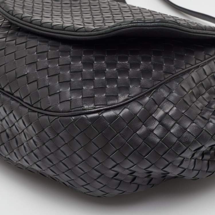 Pre Owned Bottega Veneta Intrecciato Black Leather Drawstring Flap Crossbody Bag
