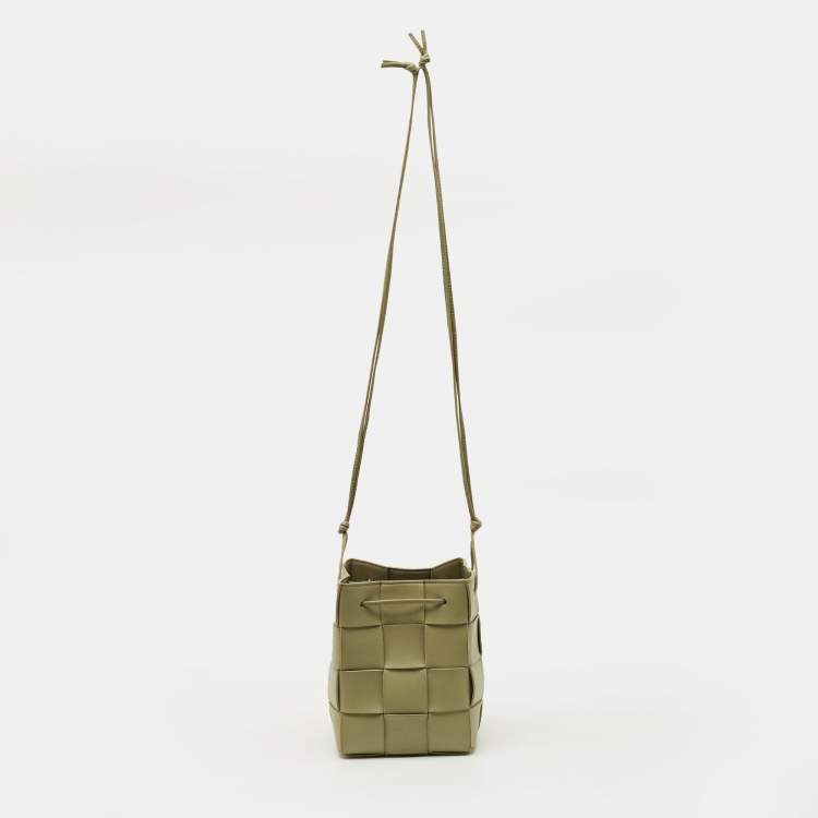 Pre Owned Bottega Veneta Cassette Small Light Green Intreccio Leather Bucket Bag