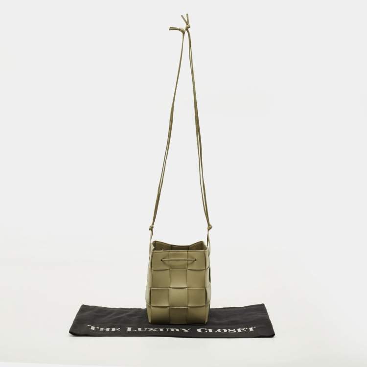 Pre Owned Bottega Veneta Cassette Small Light Green Intreccio Leather Bucket Bag