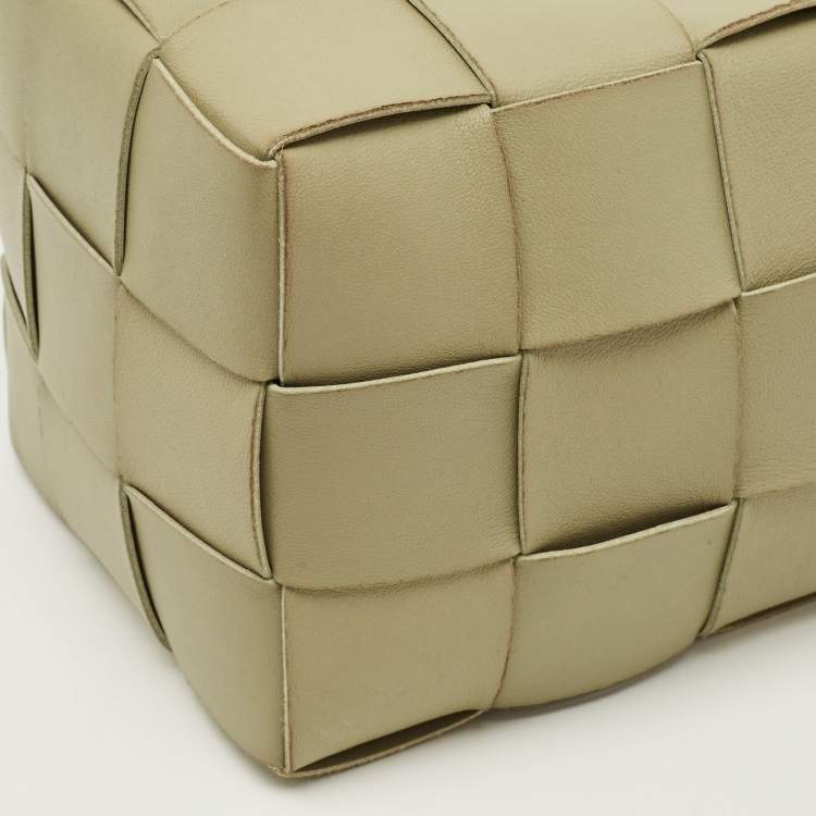 Pre Owned Bottega Veneta Cassette Small Light Green Intreccio Leather Bucket Bag