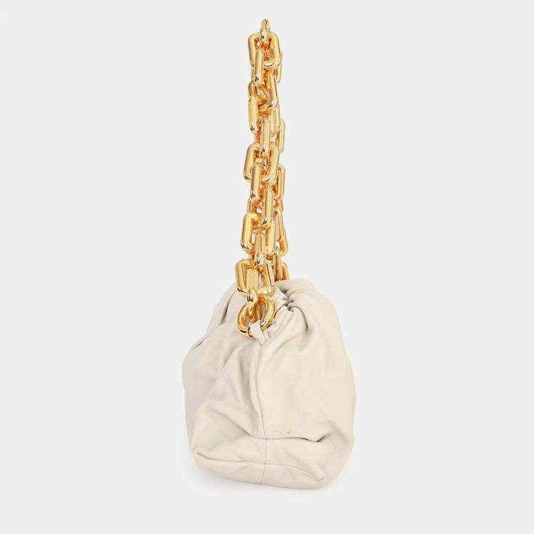 مملوكة مسبقًا Bottega Veneta White Leather The Chain Pouch Bag