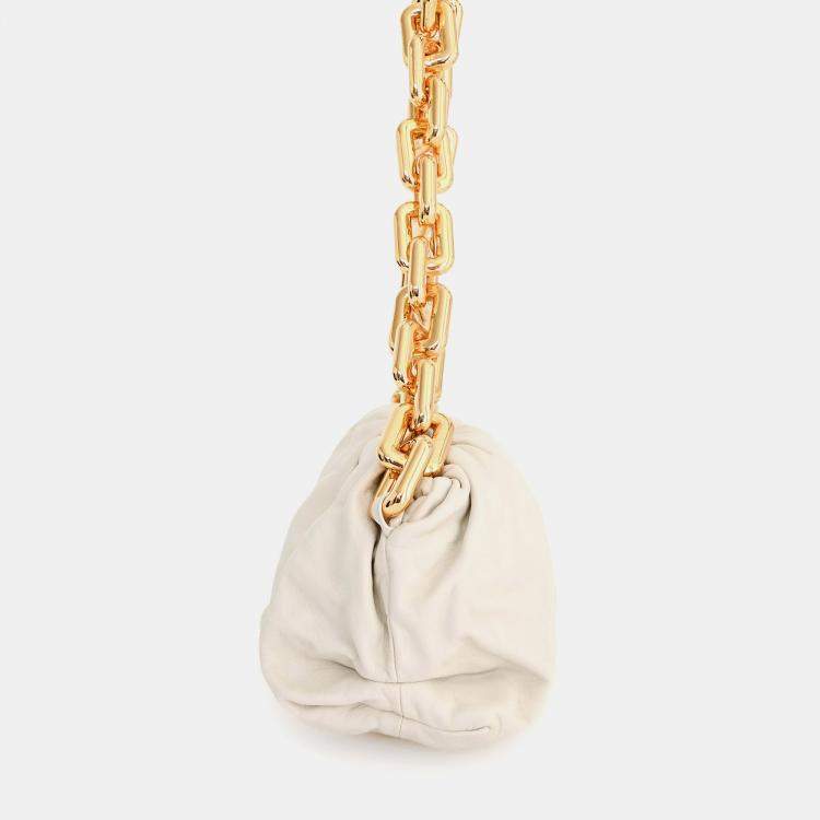 مملوكة مسبقًا Bottega Veneta White Leather The Chain Pouch Bag