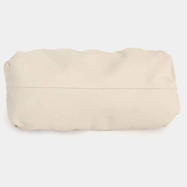 مملوكة مسبقًا Bottega Veneta White Leather The Chain Pouch Bag