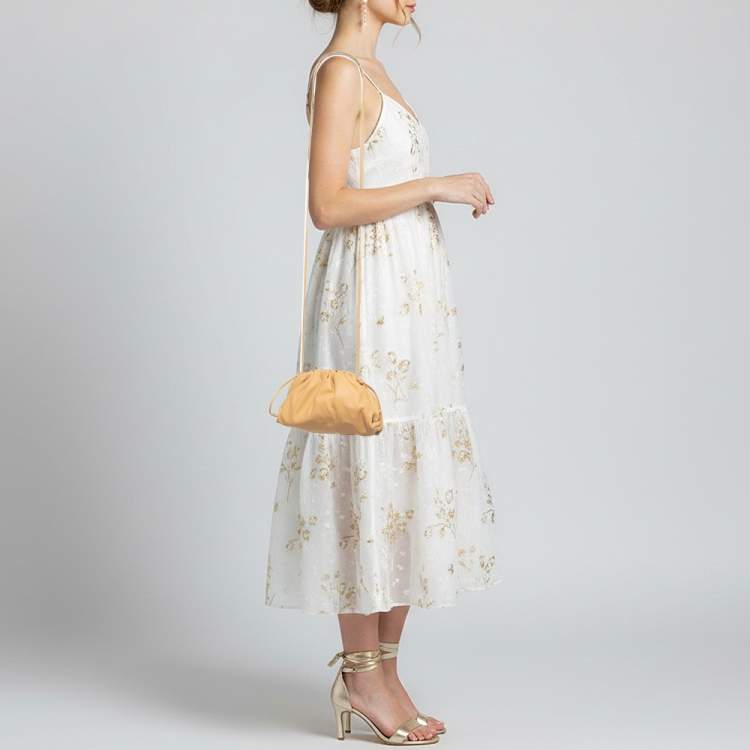 مملوكة مسبقًا Bottega Veneta The Pouch Mini Beige Leather Bag