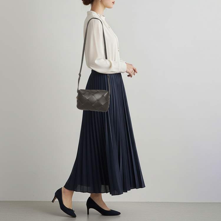 Pre Owned Bottega Veneta Cassette Small Dark Brown Leather Camera Crossbody Bag