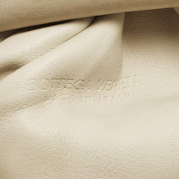 Pre Owned Bottega Veneta The Pouch Mini Off White Leather Crossbody Bag