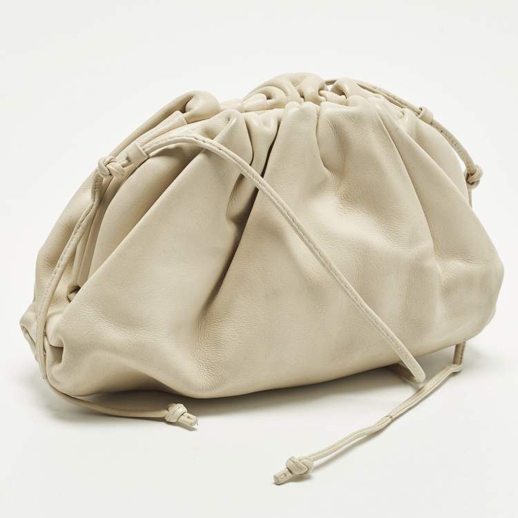 Pre Owned Bottega Veneta The Pouch Mini Off White Leather Crossbody Bag