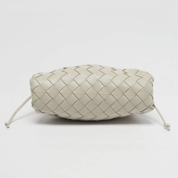 Pre Owned Bottega Veneta The Pouch Mini Off White Intrecciato Leather Bag