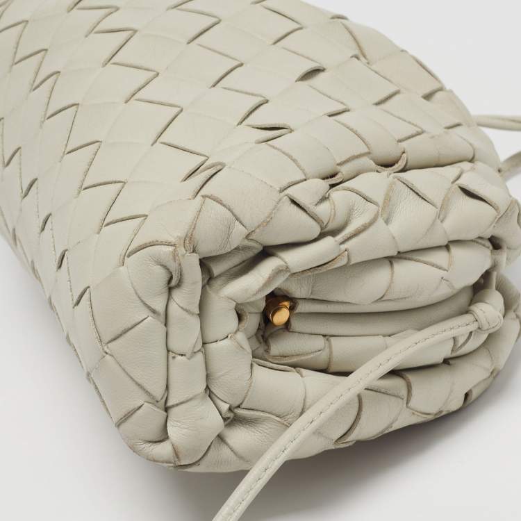 Pre Owned Bottega Veneta The Pouch Mini Off White Intrecciato Leather Bag