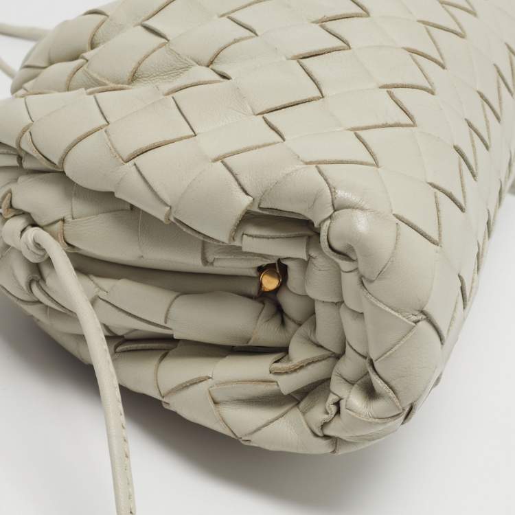Pre Owned Bottega Veneta The Pouch Mini Off White Intrecciato Leather Bag