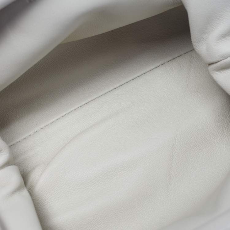 Pre Owned Bottega Veneta The Pouch Mini Off White Intrecciato Leather Bag