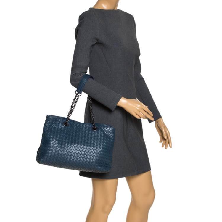 Pre Owned Bottega Veneta Blue Intrecciato Leather Medium Tote
