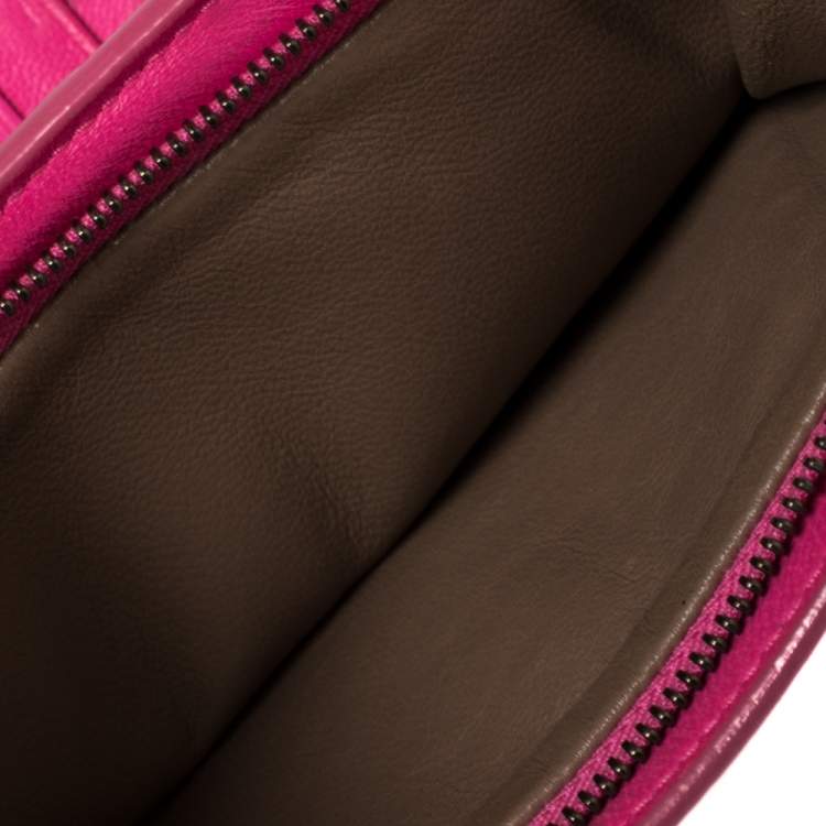 مملوكة مسبقًا Bottega Veneta Fuchsia Intrecciato Leather Bifold Wallet