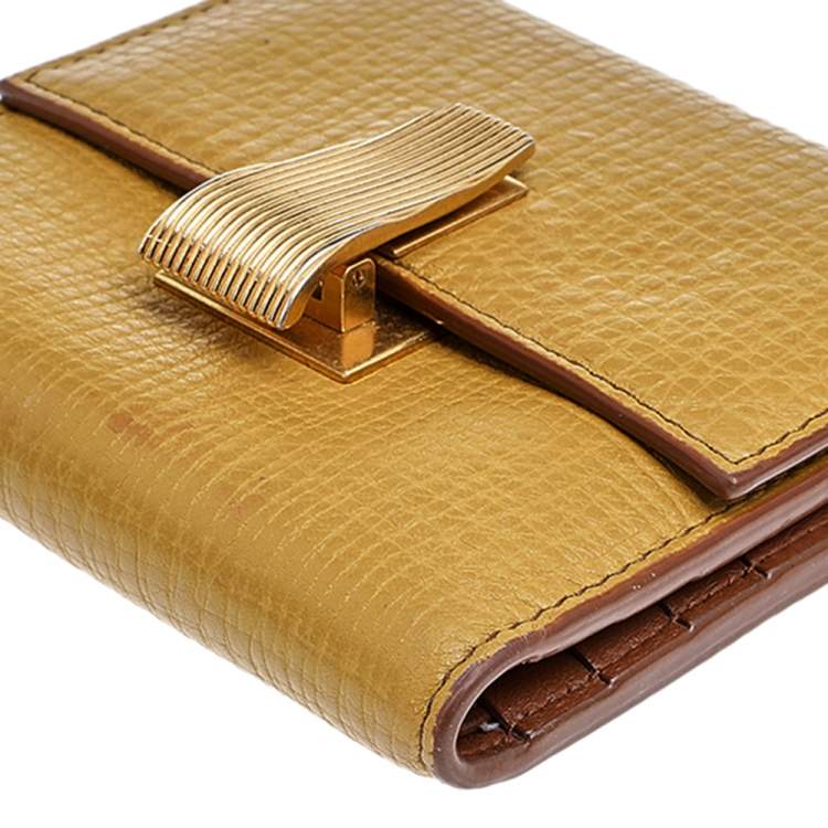 Pre Owned Bottega Veneta Mustard Leather Decorative Clasp Wallet
