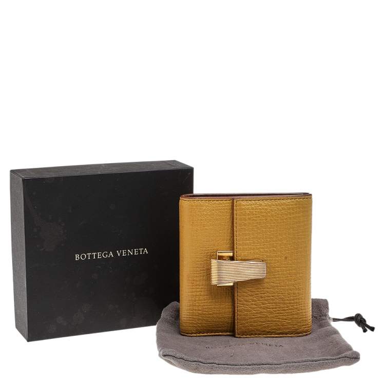 Pre Owned Bottega Veneta Mustard Leather Decorative Clasp Wallet