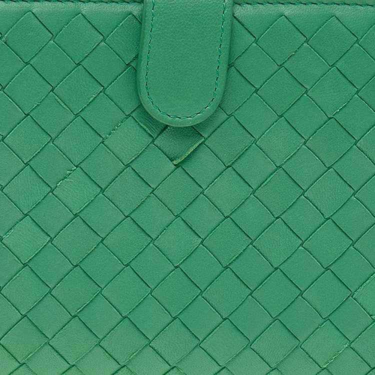 Pre Owned Bottega Veneta Green Intrecciato Leather Continental Wallet