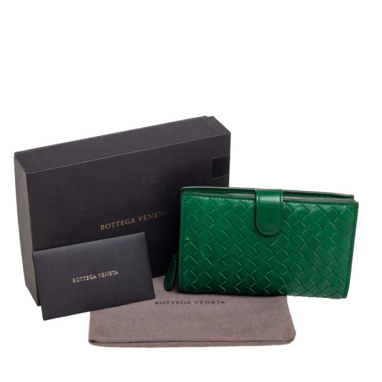 Pre Owned Bottega Veneta Green Intrecciato Leather Continental Wallet