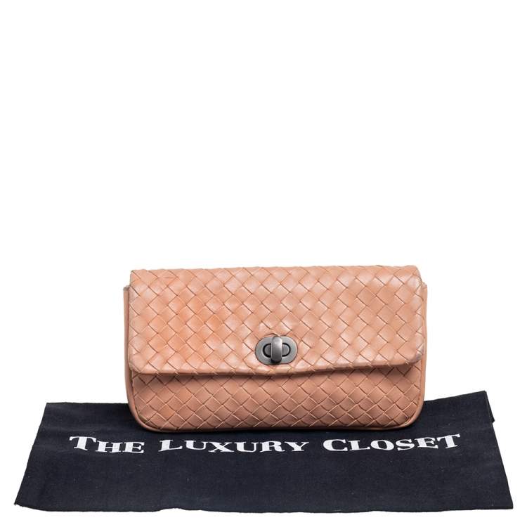 Pre Owned Bottega Veneta Beige Intrecciato Leather Turnlock Pouch