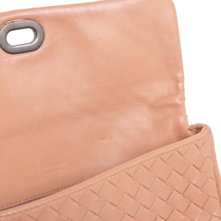 Pre Owned Bottega Veneta Beige Intrecciato Leather Turnlock Pouch