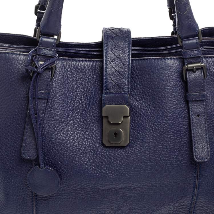 مملوكة مسبقًا Bottega Veneta Blue Cervo Leather Medium Roma Tote