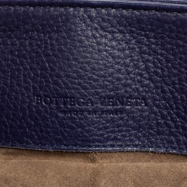 مملوكة مسبقًا Bottega Veneta Blue Cervo Leather Medium Roma Tote