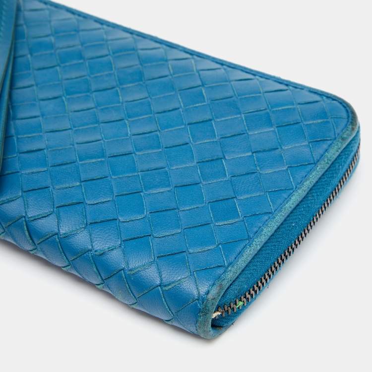 Pre Owned Bottega Veneta Blue Intrecciato Leather Zip Around Wristlet Wallet