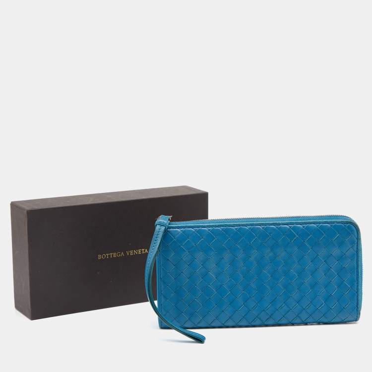 Pre Owned Bottega Veneta Blue Intrecciato Leather Zip Around Wristlet Wallet