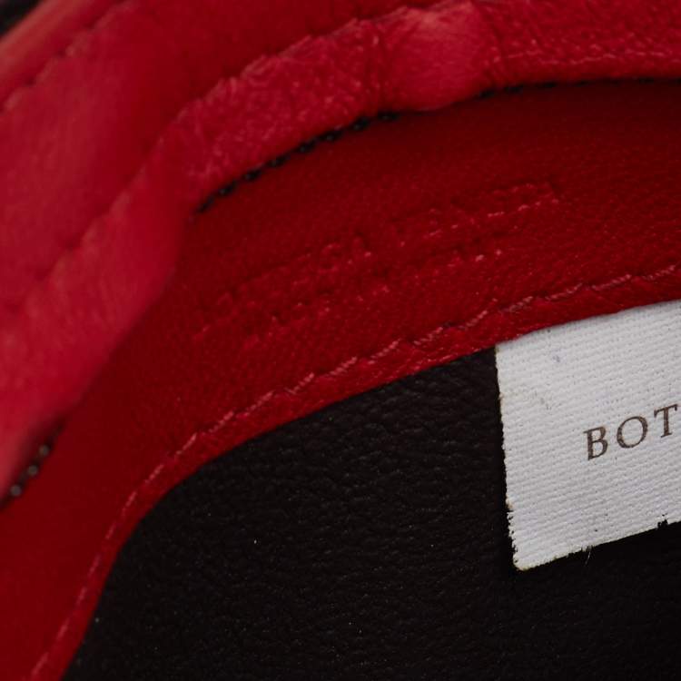 مملوكة مسبقًا Bottega Veneta Red Intrecciato Leather Card Holder