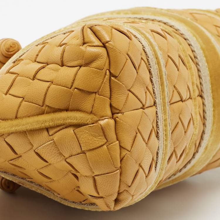 Pre Owned Bottega Veneta Yellow Intrecciato Leather Shoulder Bag