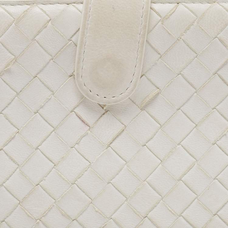 Pre Owned Bottega Veneta White Intrecciato Leather Continental Wallet