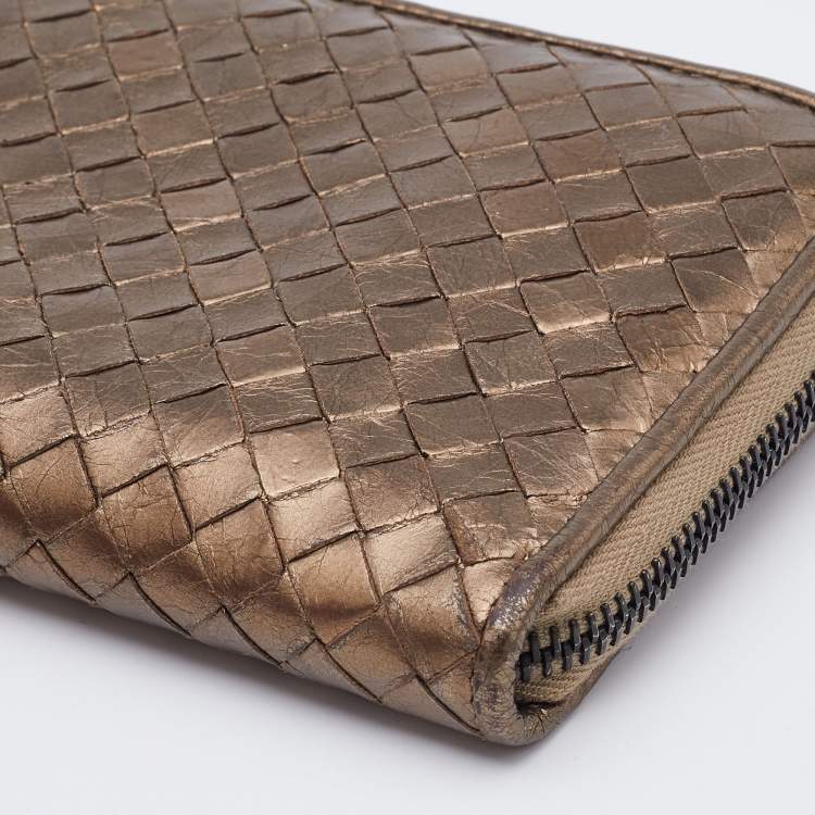 Pre Owned Bottega Veneta Metallic Beige Intrecciato Leather Zip Around Wallet