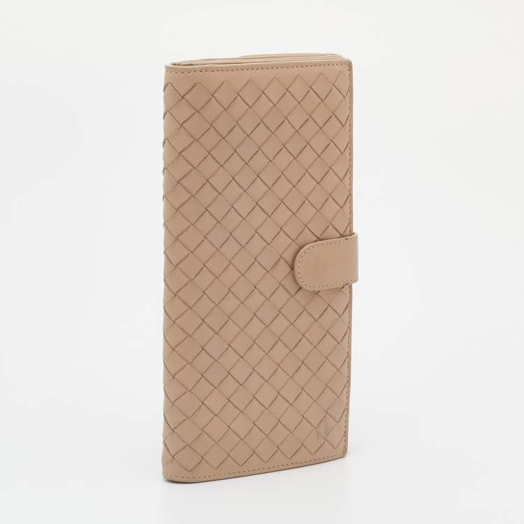 مملوكة مسبقًا Bottega Veneta Beige Intrecciato Leather Long Compact Wallet