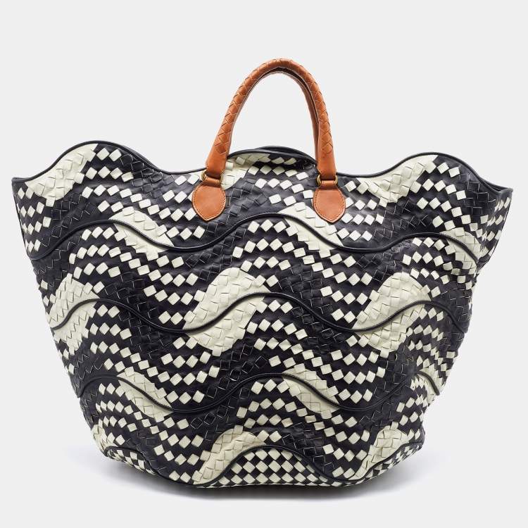Pre Owned Bottega Veneta Monochrome Intrecciato Leather Basket Tote