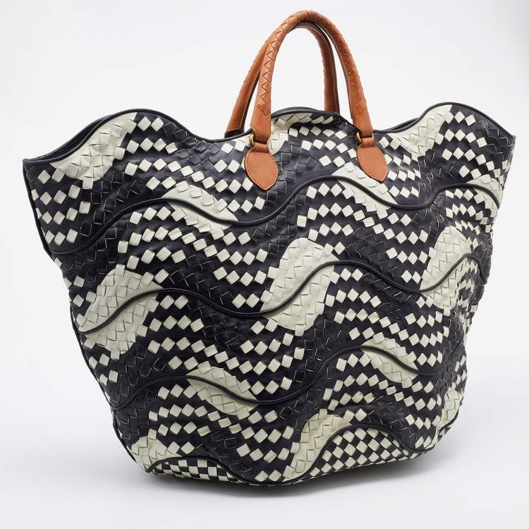 Pre Owned Bottega Veneta Monochrome Intrecciato Leather Basket Tote