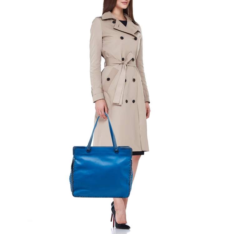 Pre Owned Bottega Veneta Blue Intrecciato Leather and Karung Frame Tote