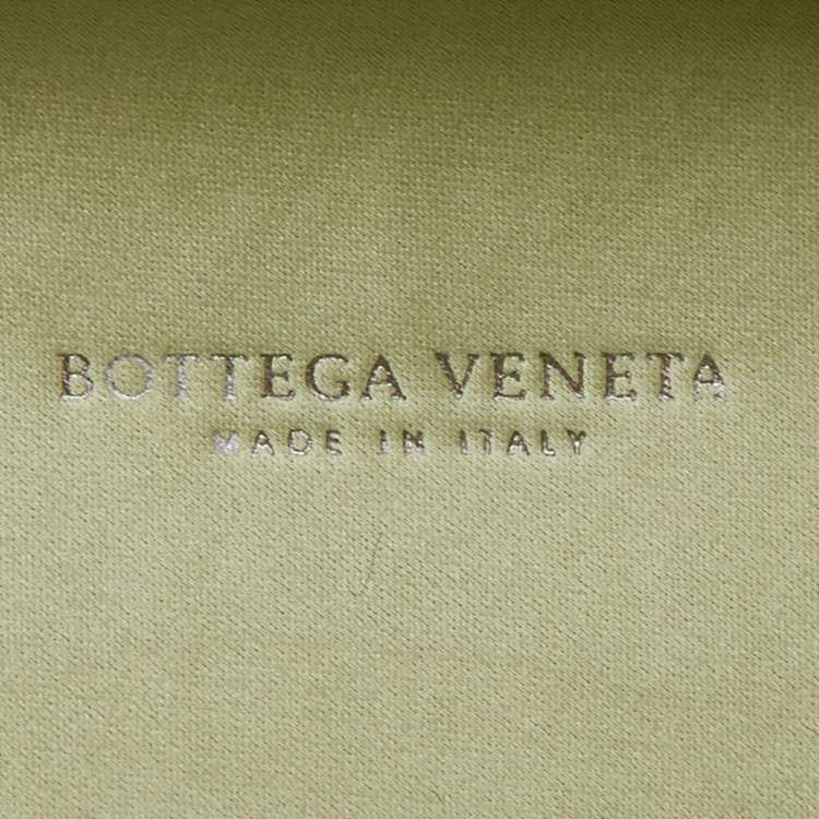 Pre Owned Bottega Veneta Light Green Intrecciato Satin Knot Clutch