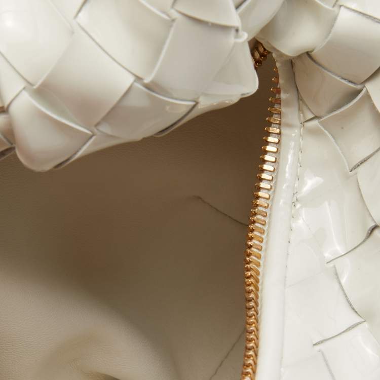 Pre Owned Bottega Veneta White Intrecciato Patent Leather Mini Jodie Hobo
