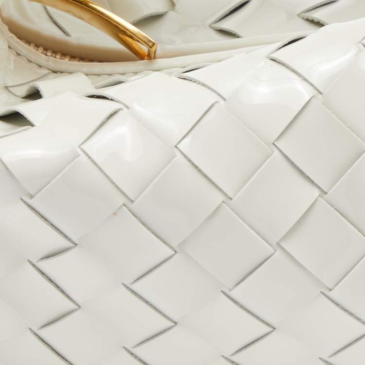Pre Owned Bottega Veneta White Intrecciato Patent Leather Mini Jodie Hobo