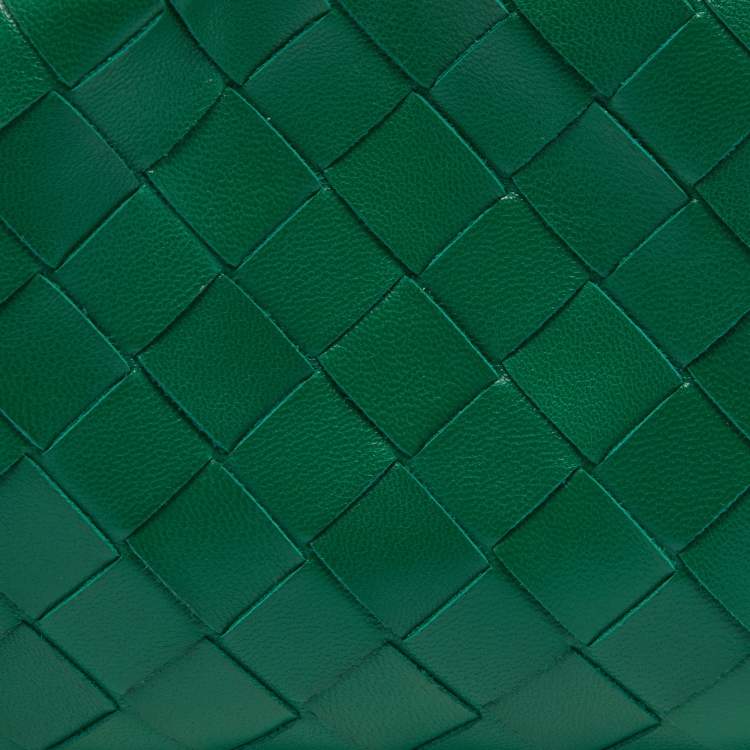 Pre Owned Bottega Veneta Green Leather Mini The Pouch Bag