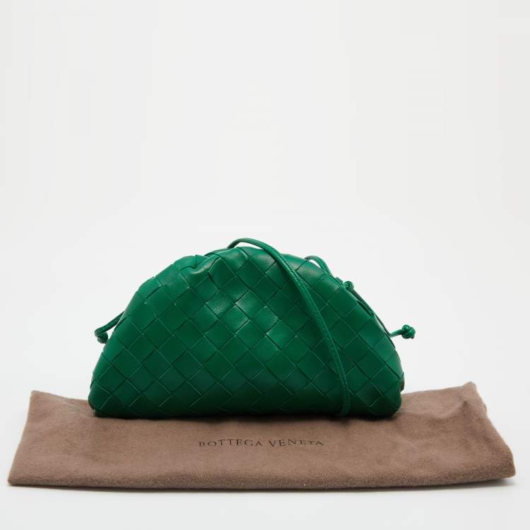 Pre Owned Bottega Veneta Green Leather Mini The Pouch Bag