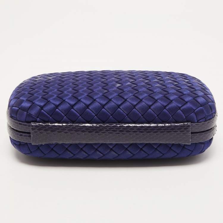 Pre Owned Bottega Veneta Blue Intrecciato Satin and Watersnake Leather Knot Chain Clutch