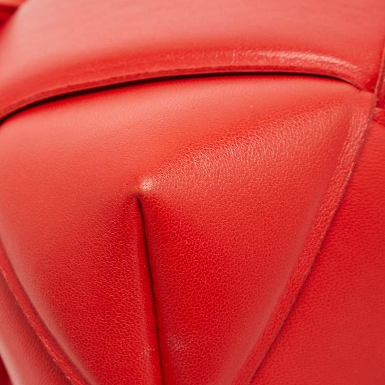 Pre Owned Bottega Veneta Red Intrecciato Leather Padded Cassette Top Handle Bag